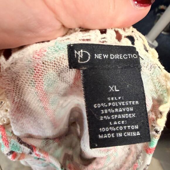 Chevron Patterned Multicolor Top - Picture 2 of 3